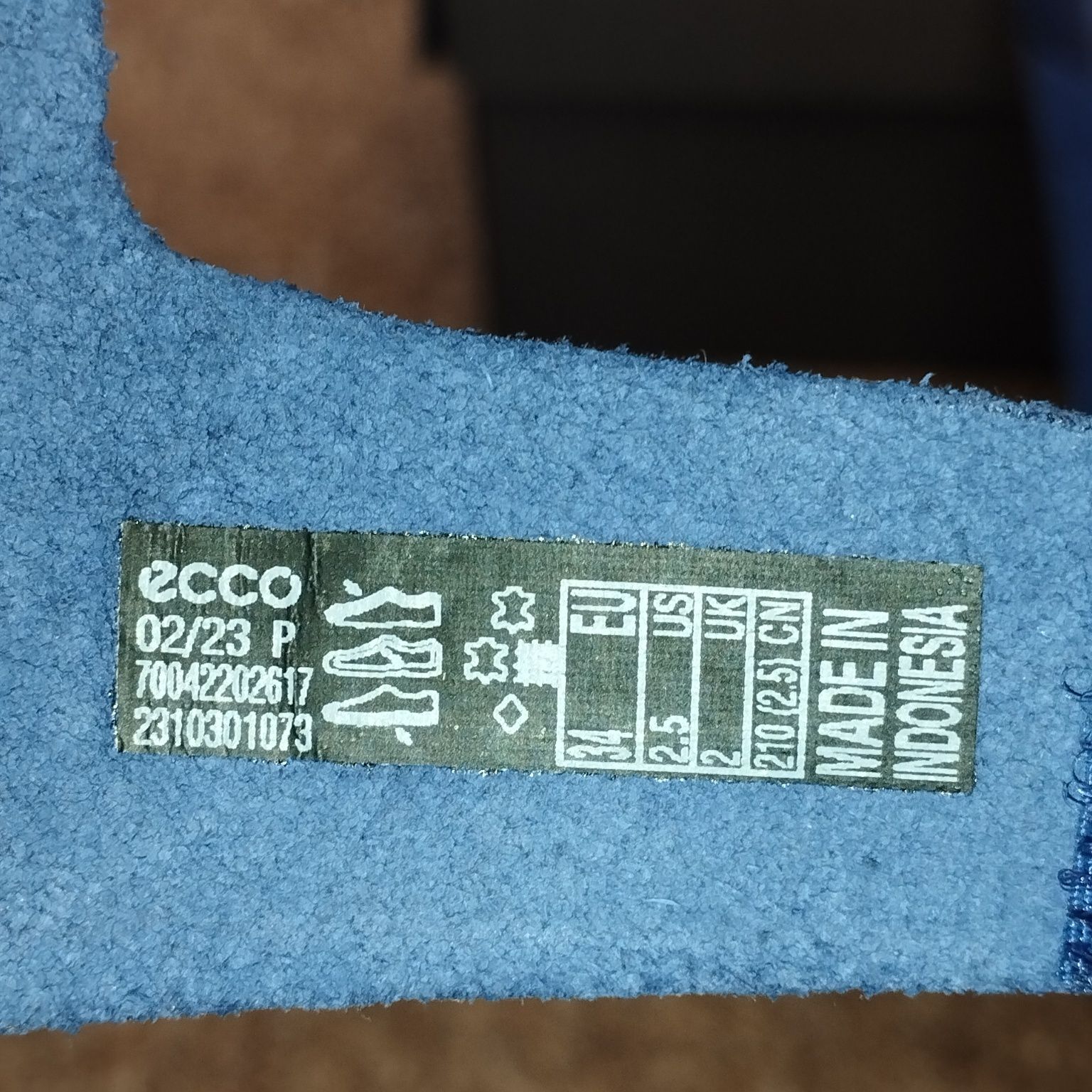 27,30,32,34. Босоніжки Ecco Cozmo K 700422/02617