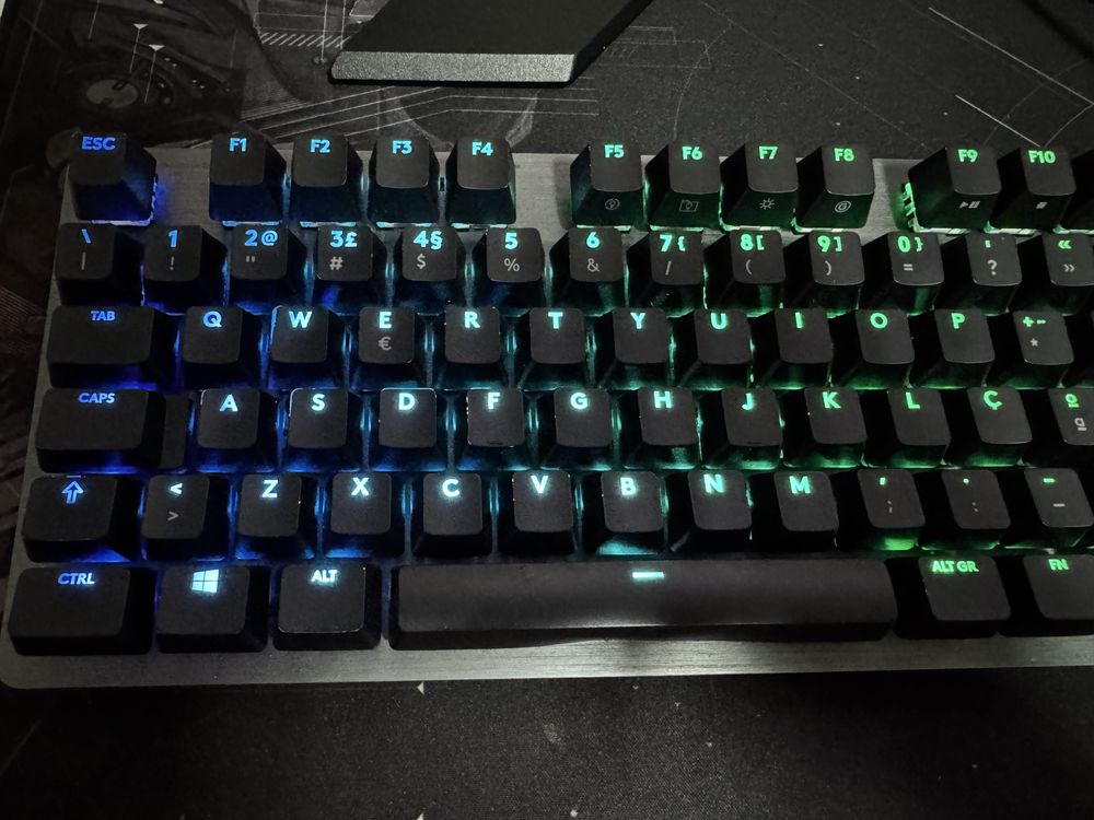 Teclado mecânico logitech G512 Carbon BROWN SHITCH