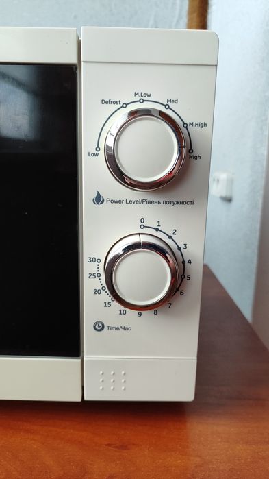 Мікрохвильова піч Vegas