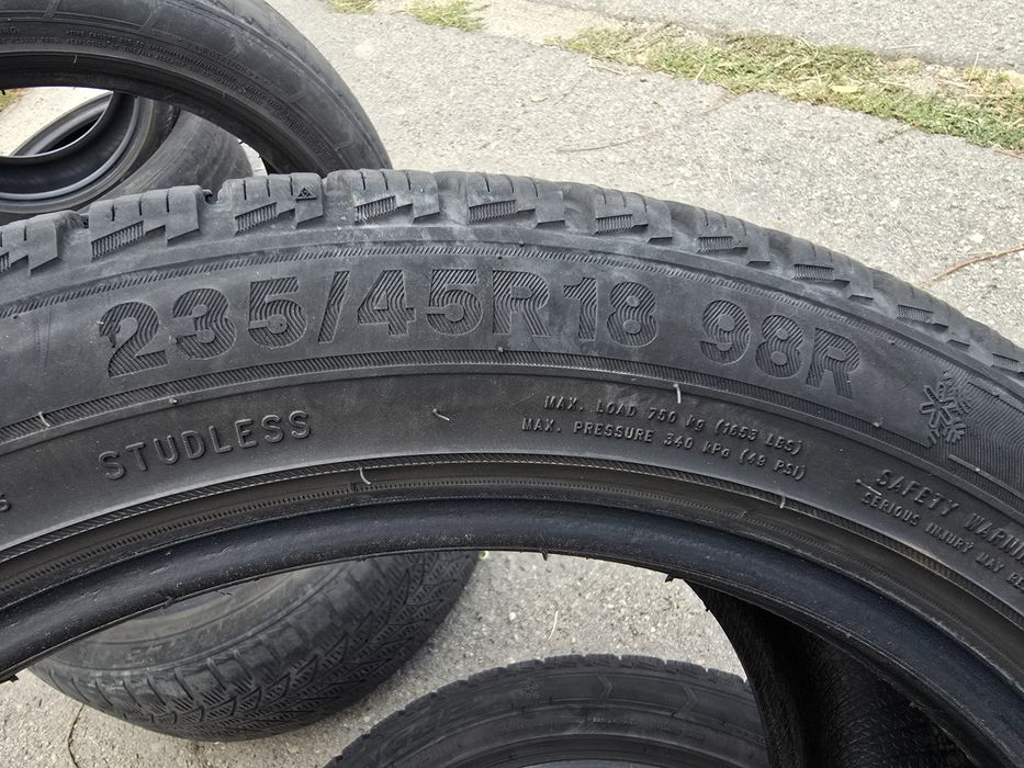 Зимня резина 235 45 18 Triangle 235/45 r18