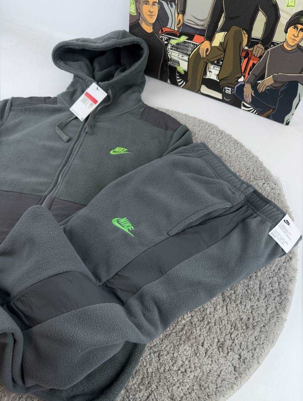 Плюшевий Костюм Nike Teddy у сірому кольорі з нейлоновими вставками