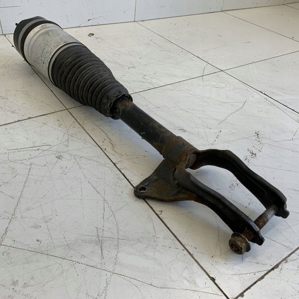 Amortyzator pneu prawy przód Jeep Grand Cherokee IV WK2 Lift…