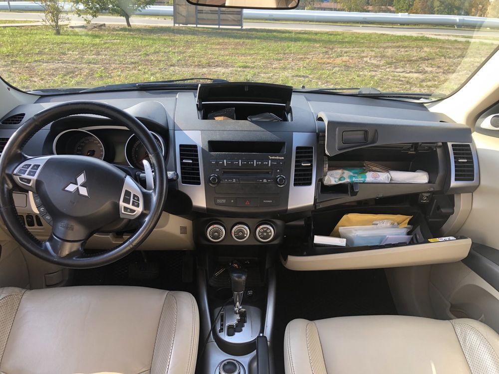 Mitsubishi Outlander XL 2007 рік, 2,4 газ/бензин, в гарному стані