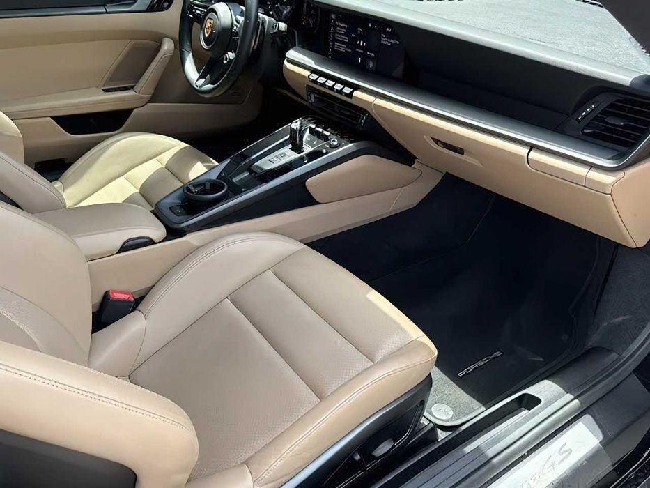 Porsche 911 Carrera 4S Coupe      2020