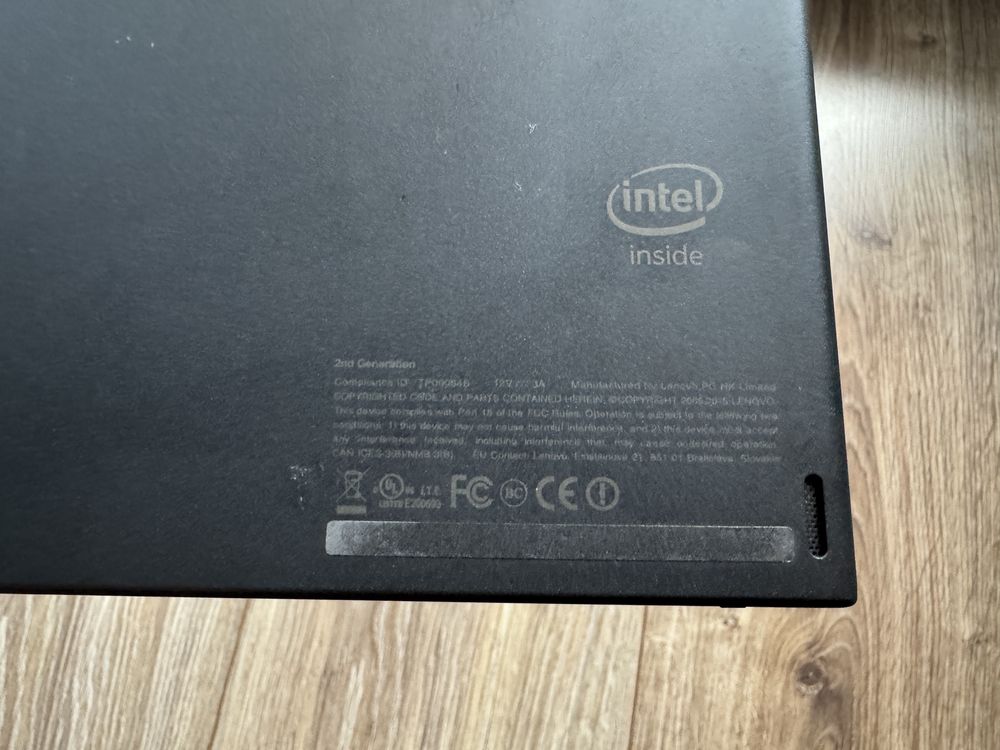 Lenovo Thinkpad 10 tablet z Windows 10 pro