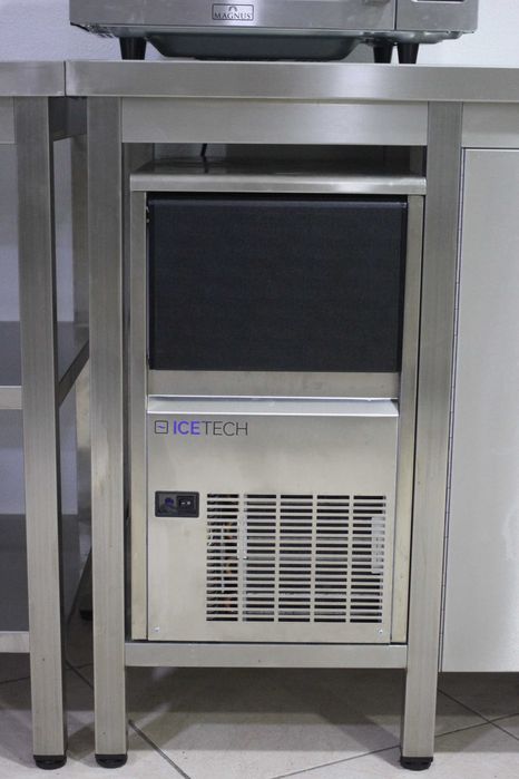Máquina de fazer gelo