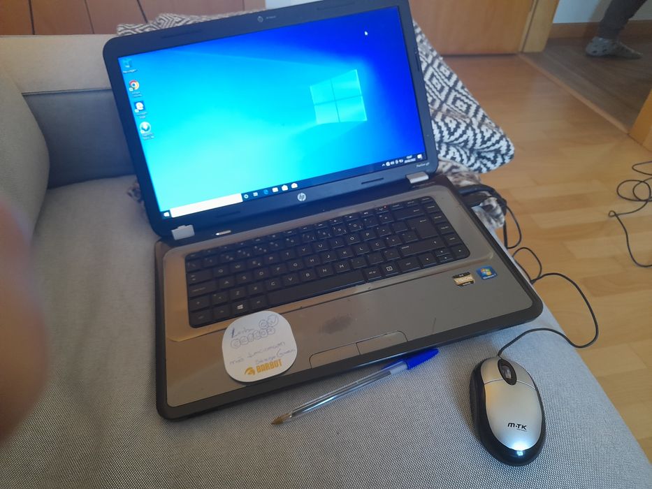 Portátil com algumas teclas avariadas e touch vendo a melhor oferta