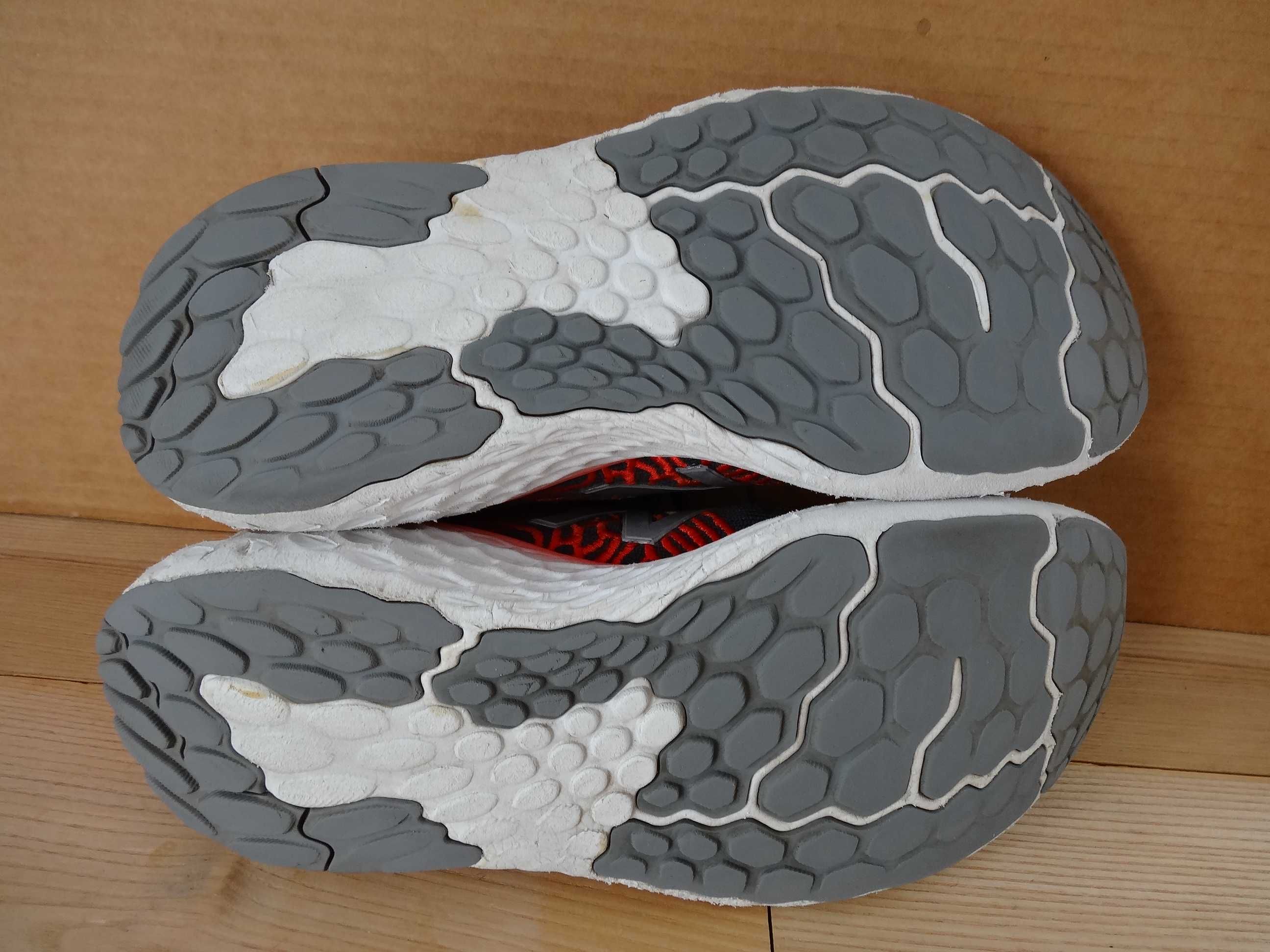 Buty NEW BALANCE FRESH FOAM 1080v10 roz 42,5 Bieganie Sportowe