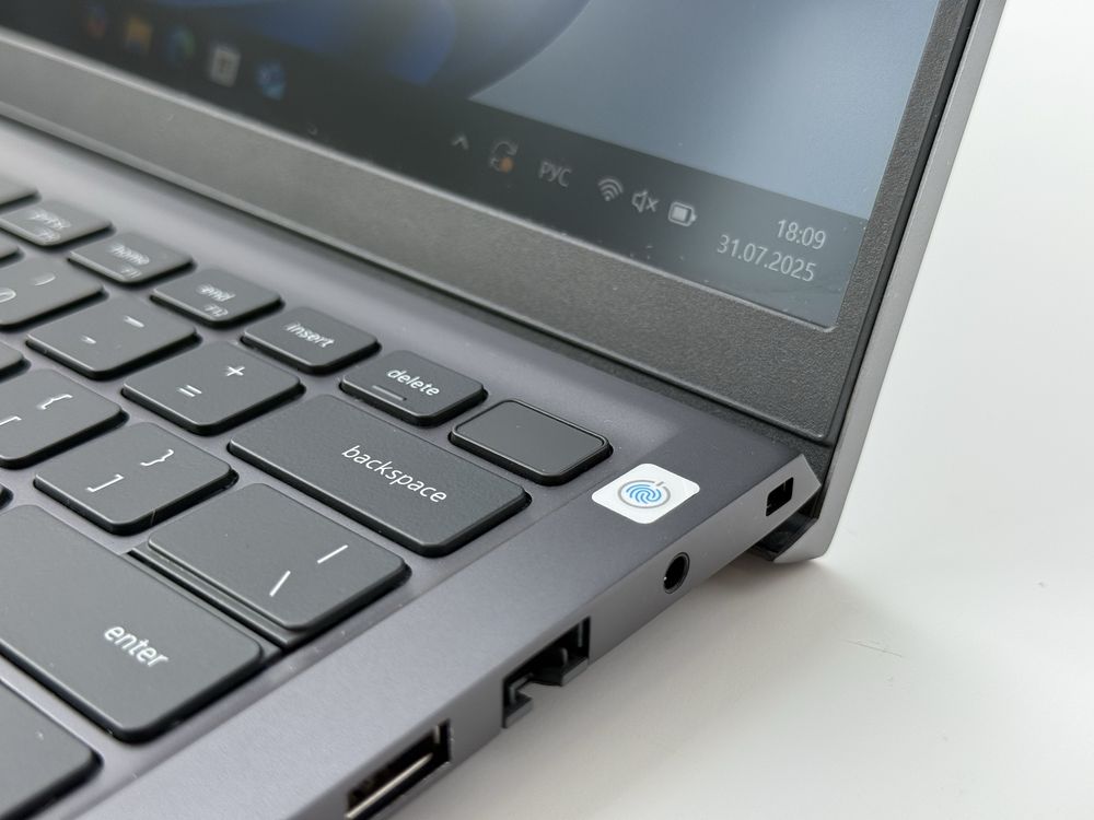 Dell Vostro 5410 / i7-11390H / 16GB RAM / 512GB SSD / 14” FHD