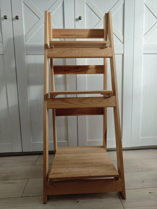 Regał z litego drewna