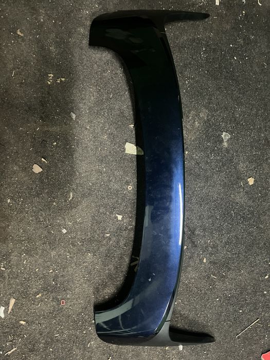 Спойлер двери багажника mazda cx-5 kf 2022- в сборе синий цвет 42m