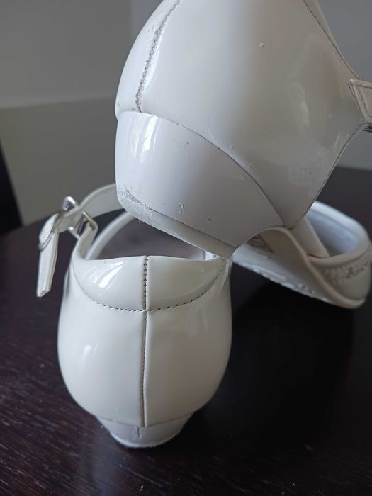 Buty komunijne dla dziewczynki