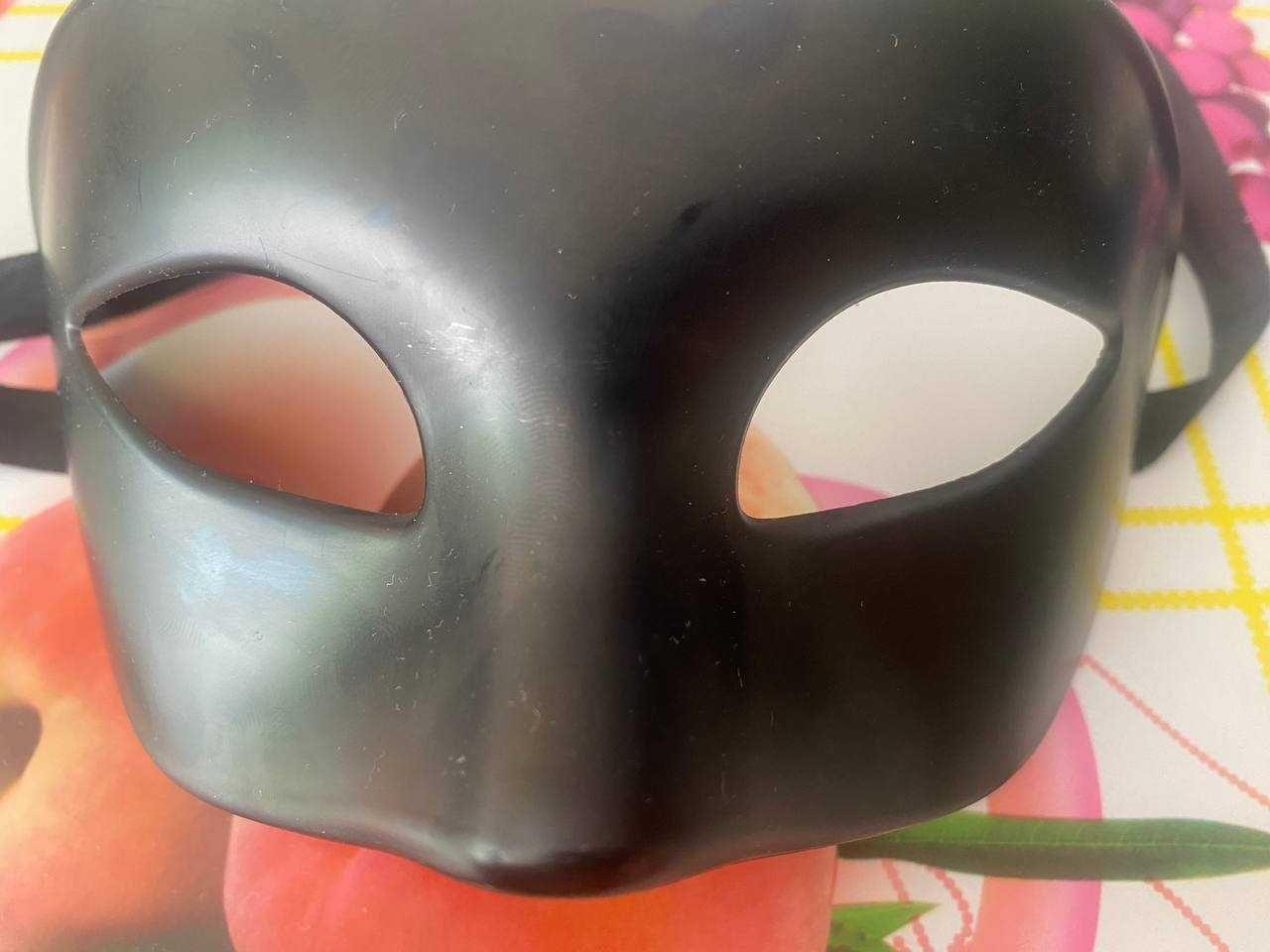 Чоловіча чорна карнавальнв маска "Коломбіна". Нова!!!