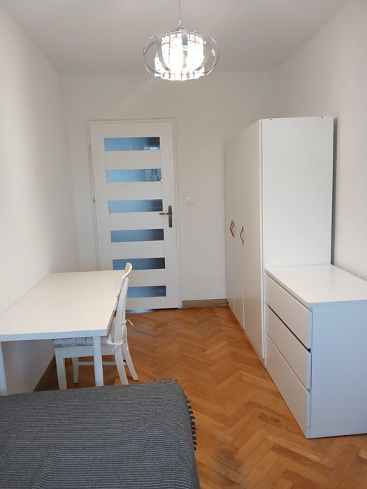 Wynajmę pokój do końca czerwca osobie młodej/ studiującej