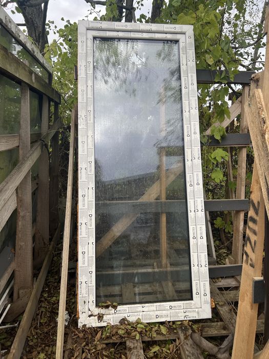 Drzwi balkonowe biale prawe pcv 94 cm szerokie 229 cm wysokie