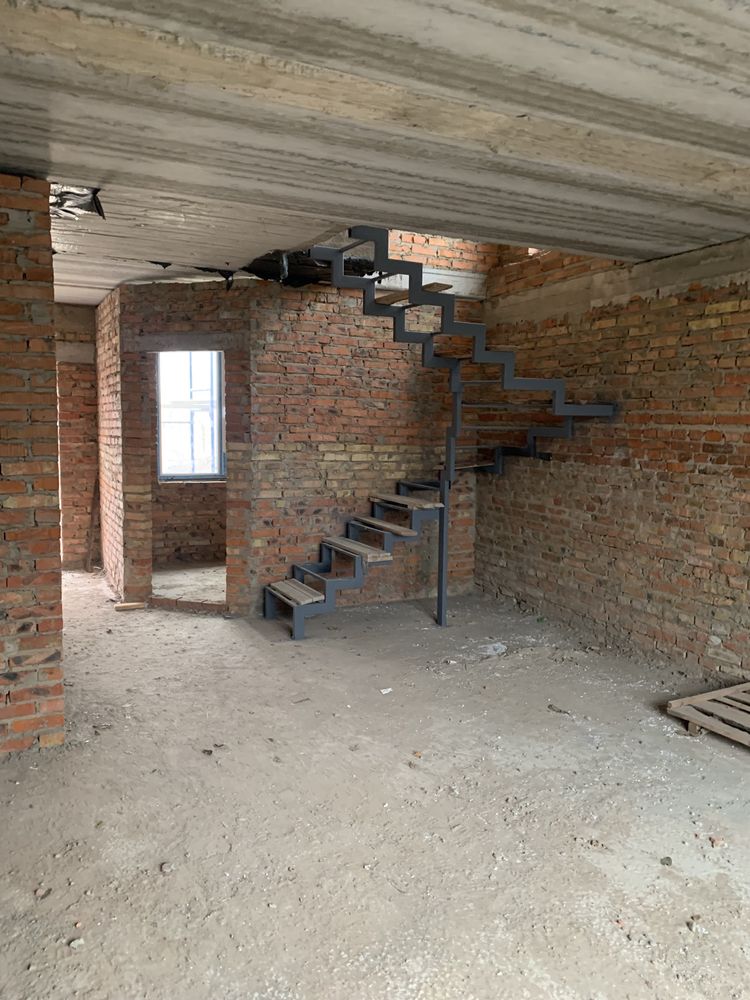 Продаж 2 поверхового таунхауса, 92 кв. м, 2 кімнати