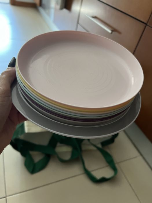 Pratos de plastico