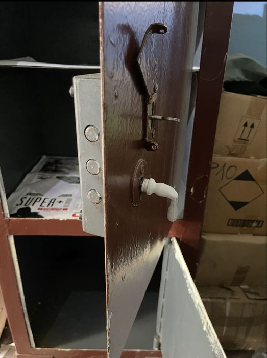 Металеві сейфи б/у