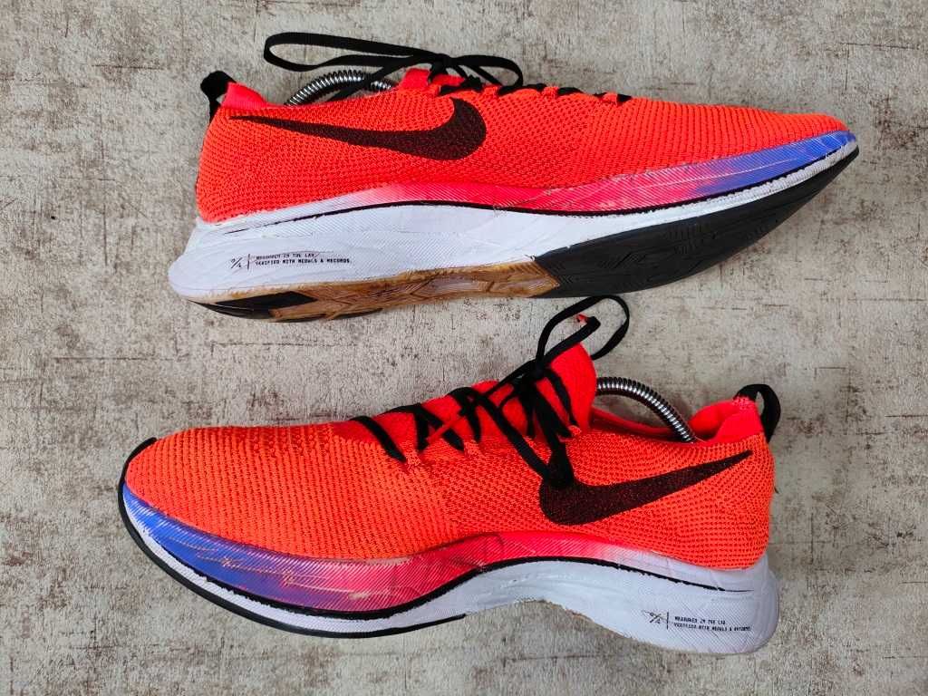 Кросівки Nike VaporFly 4% Flyknit р-43 оригінал кроссовки найк лёгкие