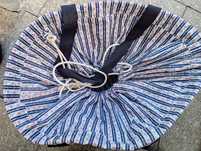 Cesta de palha azul
