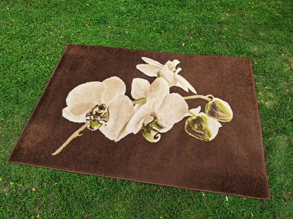 Elegancki dywan Weltom - Brąz z kwiatowym motywem