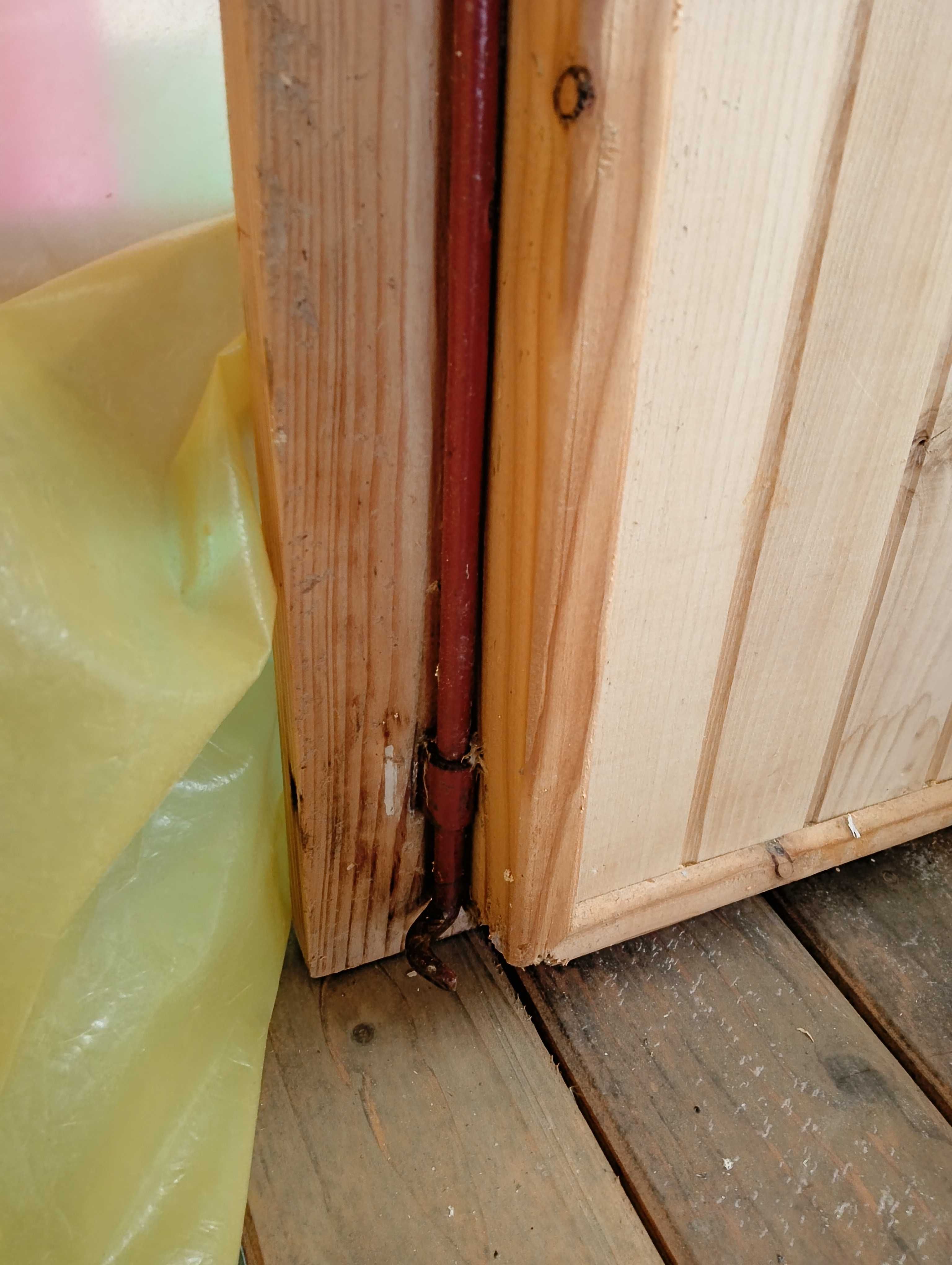 Sprzedam drzwi balkonowe drewniane podwójne pochodzące z demontażu