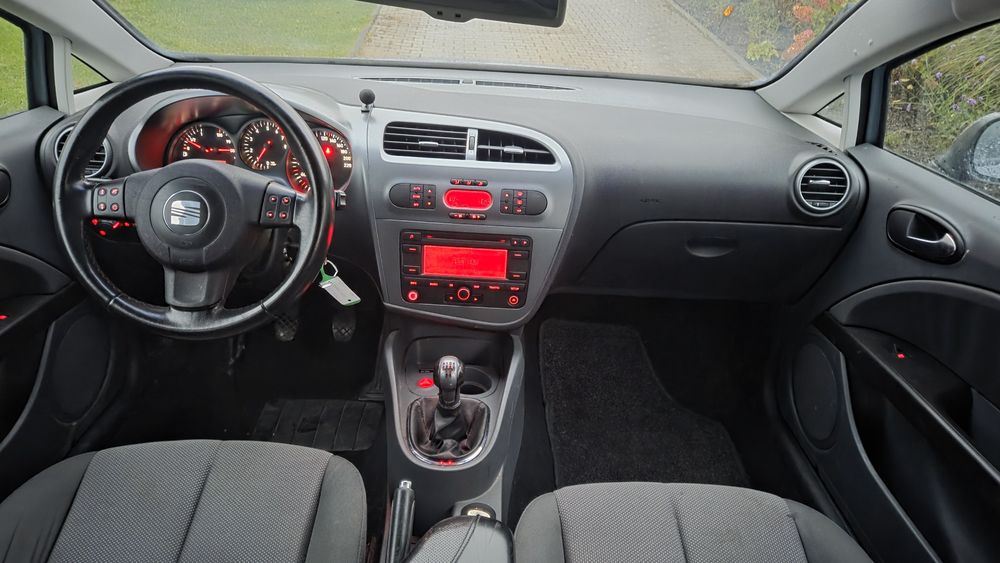 Seat leon 1,6 MPI 102KM ŁADNY