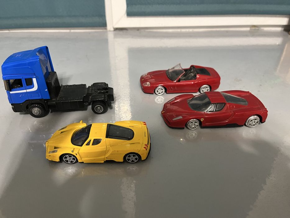 Іграшкові машинкі