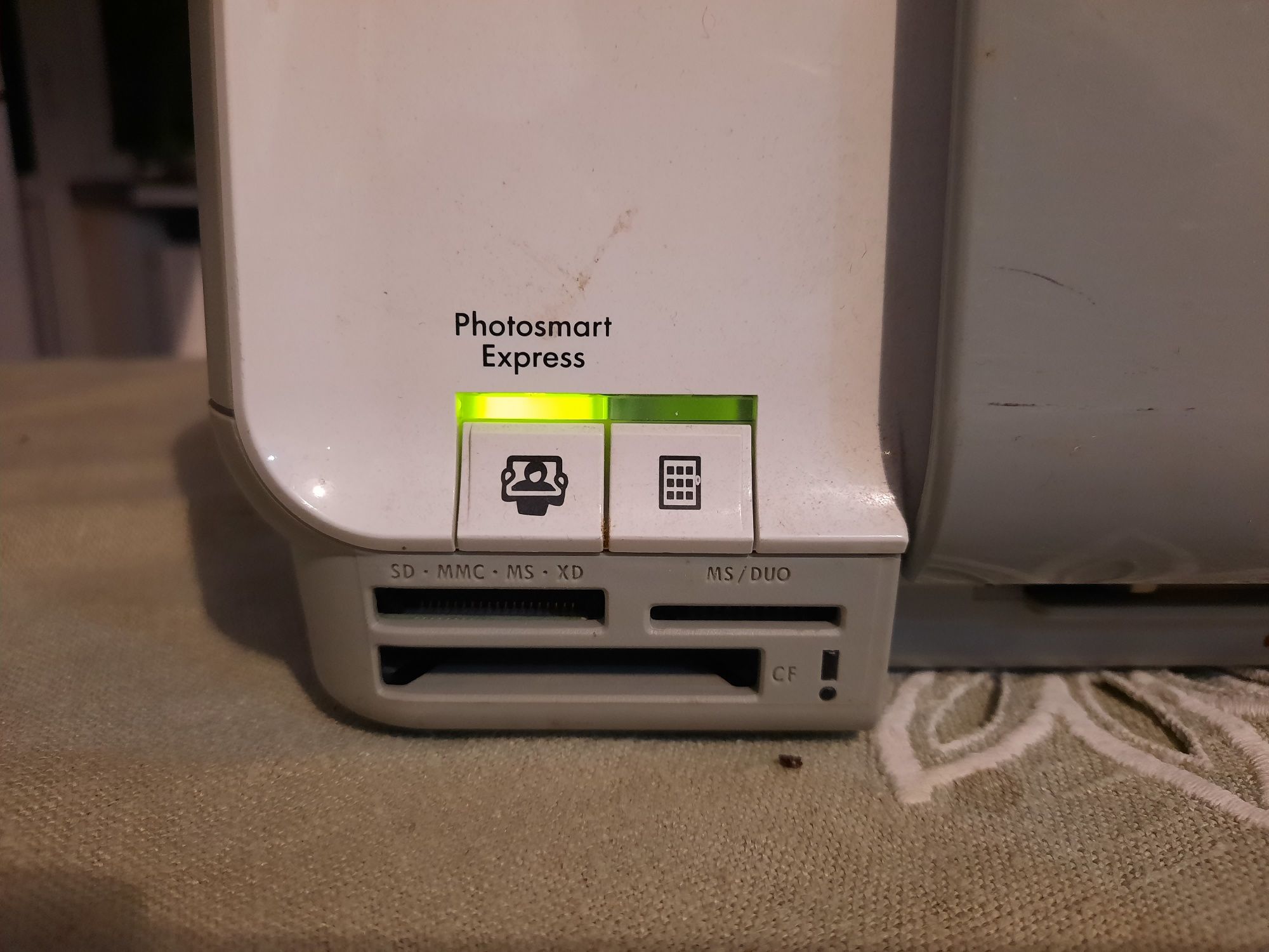 Принтер HP принтер / сканер / копір  / кардрідер