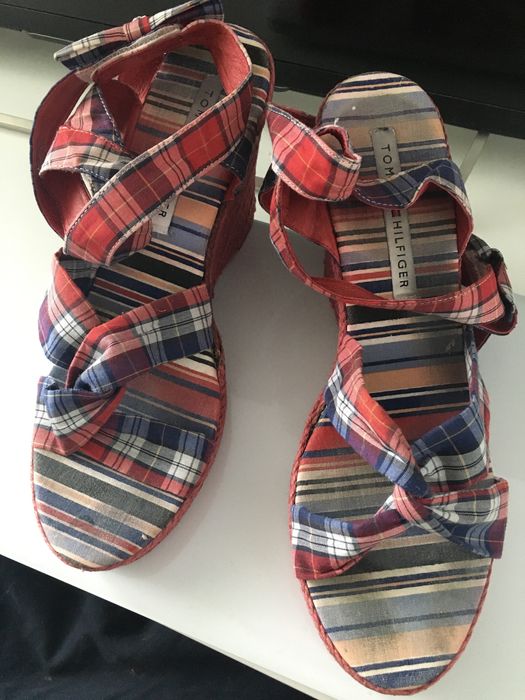 Tommy Hilfiger koturny 42