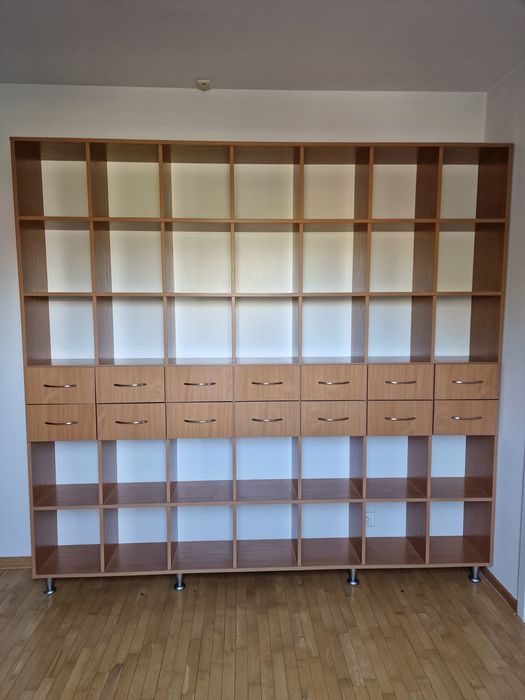 Szafka do  garderoby z  półkami I szufladami stolarz