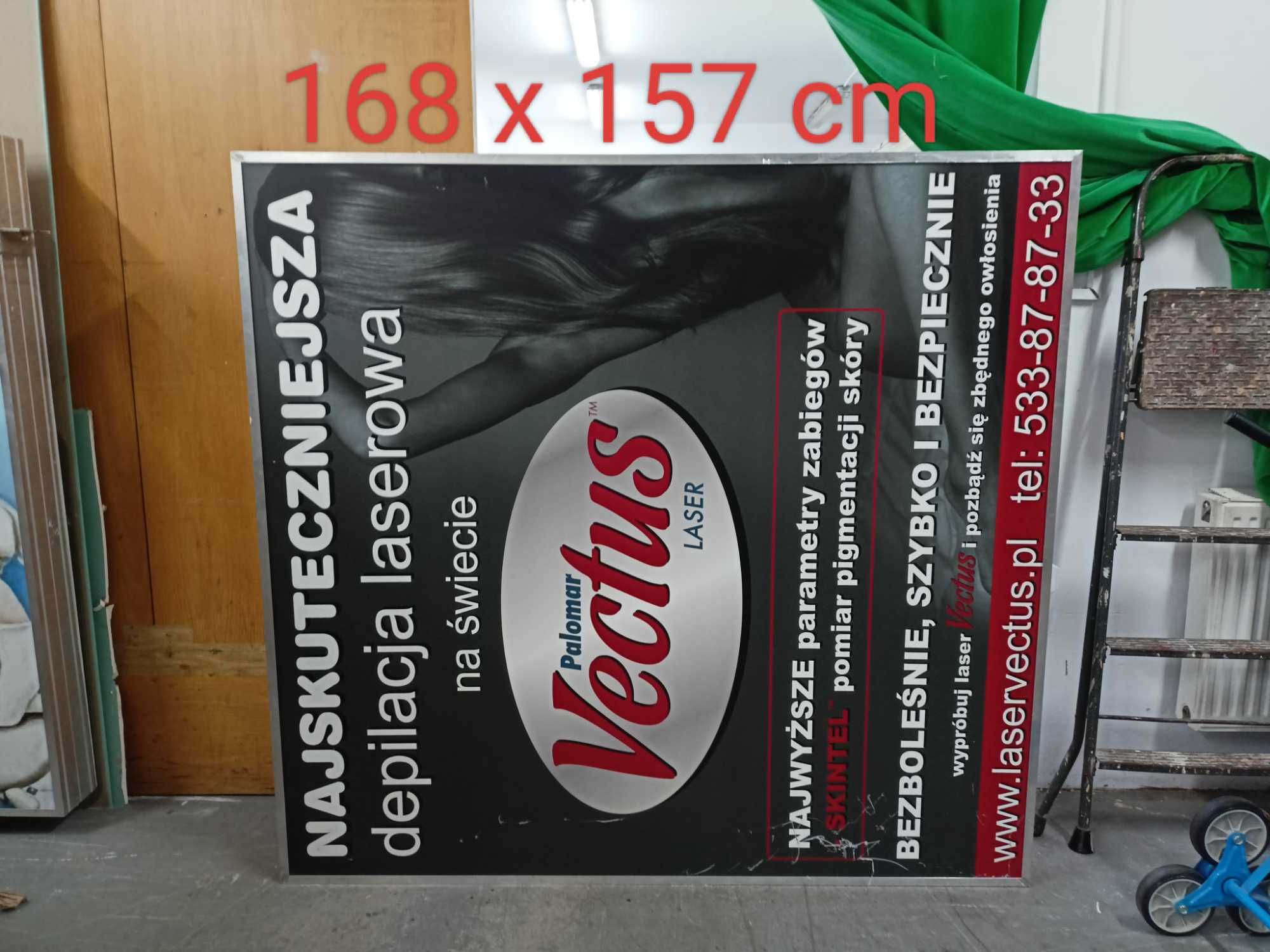 Kaseton reklamowy dwustronny zewnętrzny podświetlany XXL 168x157cm