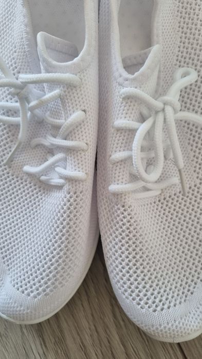 Trampki ażurowe na koturnie r.40 NOWE