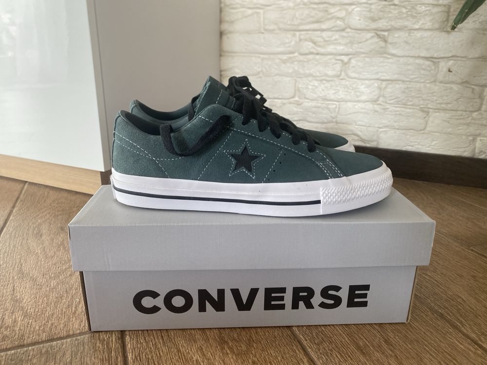 Нові замшеві кеди Converse