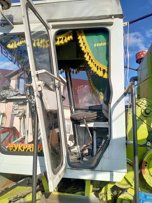 Продам комбайн клас