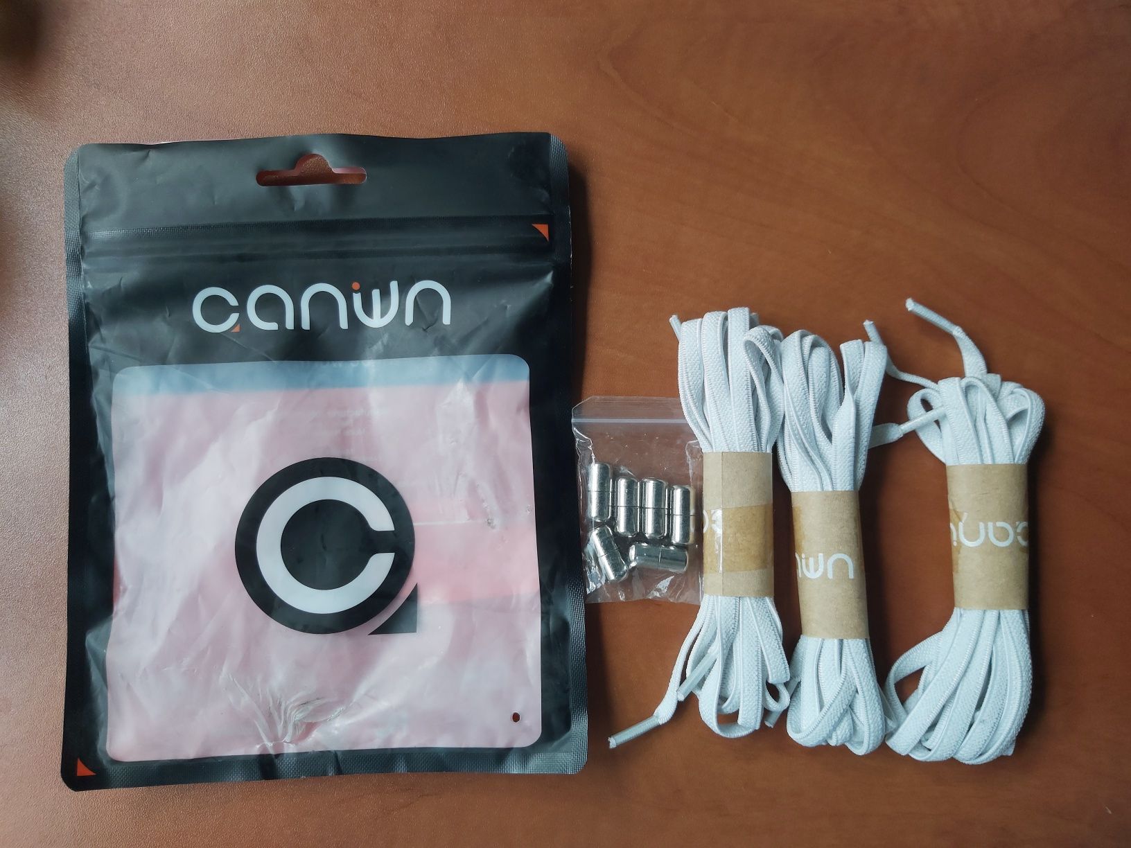 zestaw sznurówek bez wiązania z magnetycznymi zapięciami, marki Canwn.