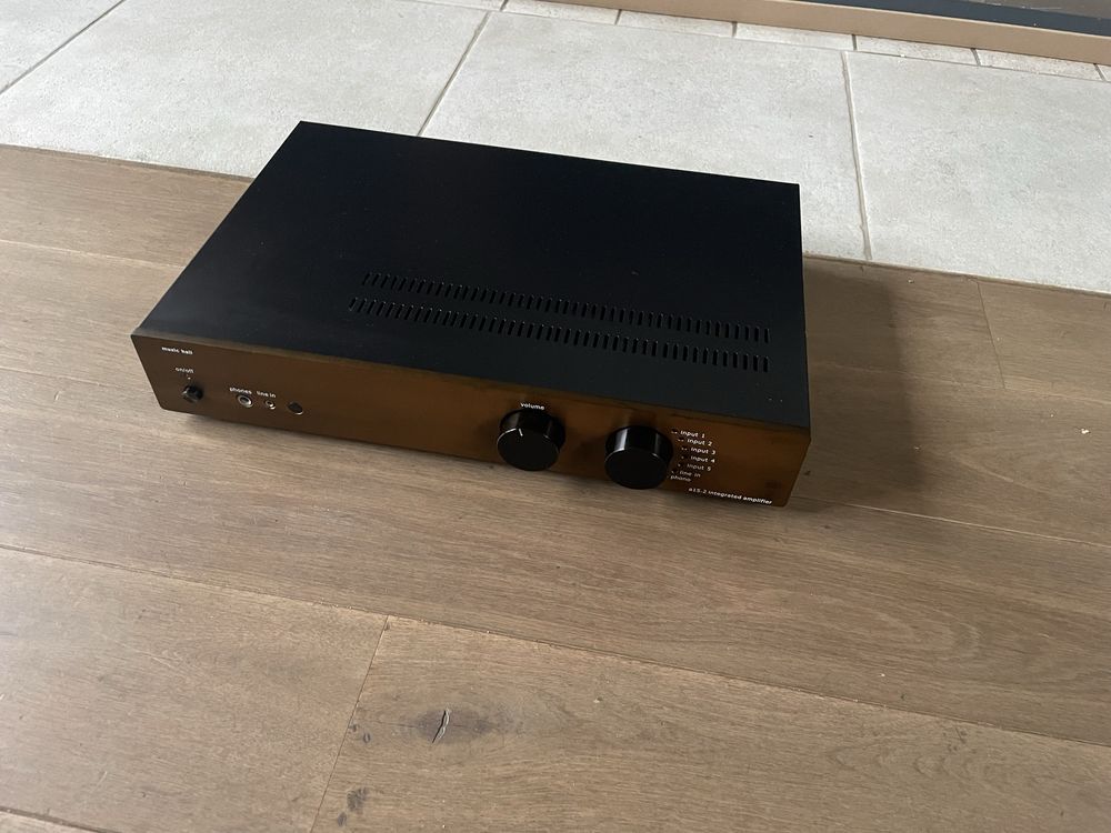Music Hall a15.2 wzmacniacz hi-fi full analog