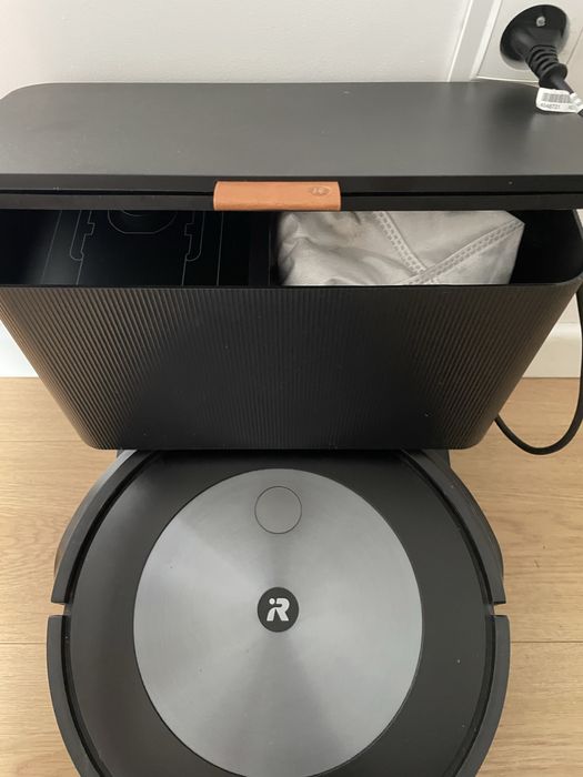 iRobot Roomba j7
