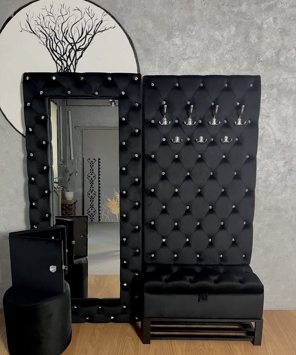 Банкетка консоль вішалкаСучасна та стильна консоль-банкетка з вбудован