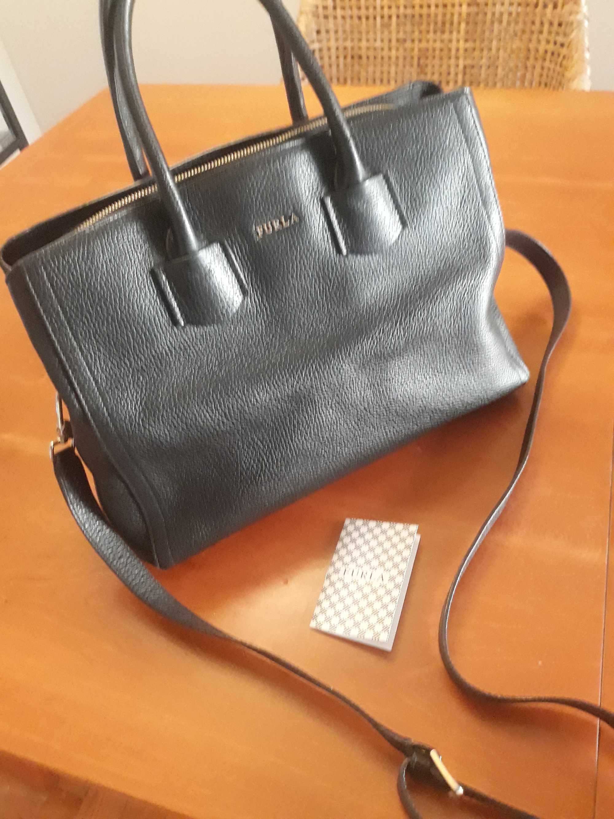 Mala preta Furla