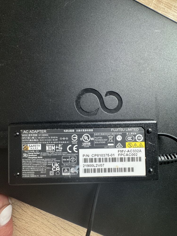 Laptop Fujitsu Lifebook A3510i3 -1005G1