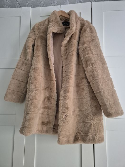 Futro damskie sztuczne beżowe 38