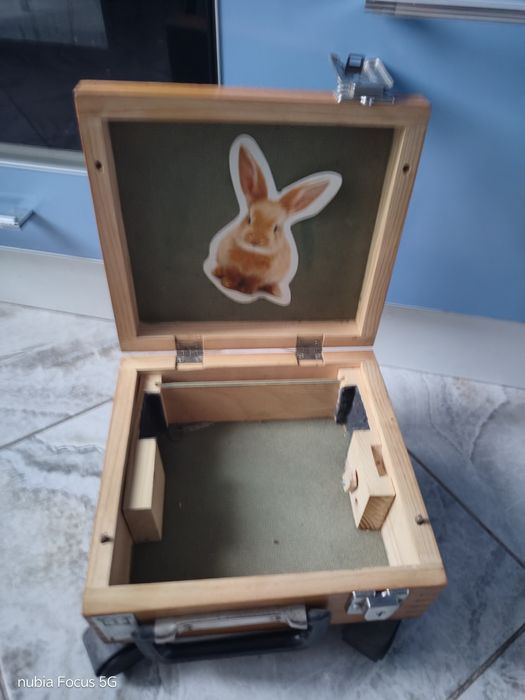 Шкатулка чемоданчик на колесах раритет