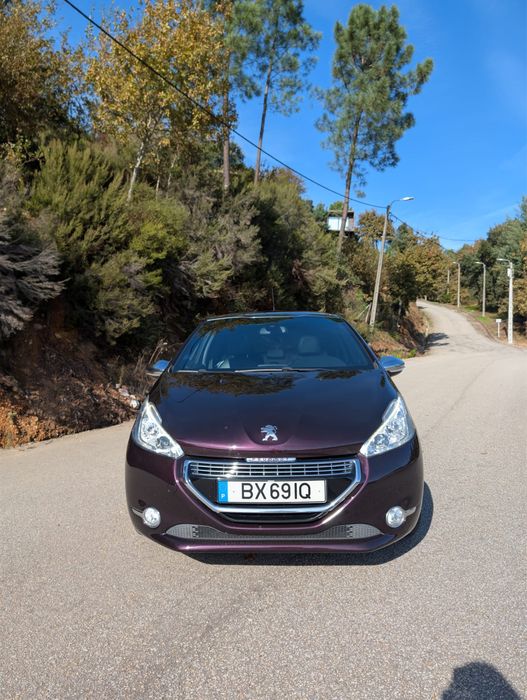 Peugeot 208 XY FULL EXTRAS
