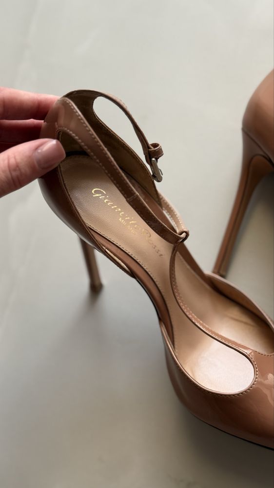 Туфлі/босоніжки  gianvito rossi оригінал