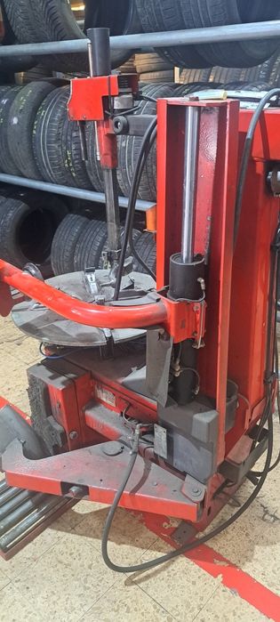 Maquina montar pneus usada M Ferro