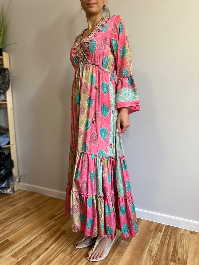 Sukienka w stylu boho, efektowna i orginalna.