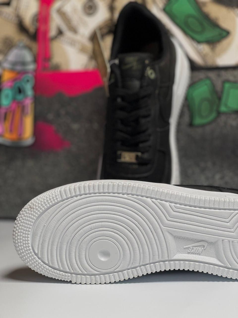 Кроссовки Nike Air Force 1 Black/White Paint Gold