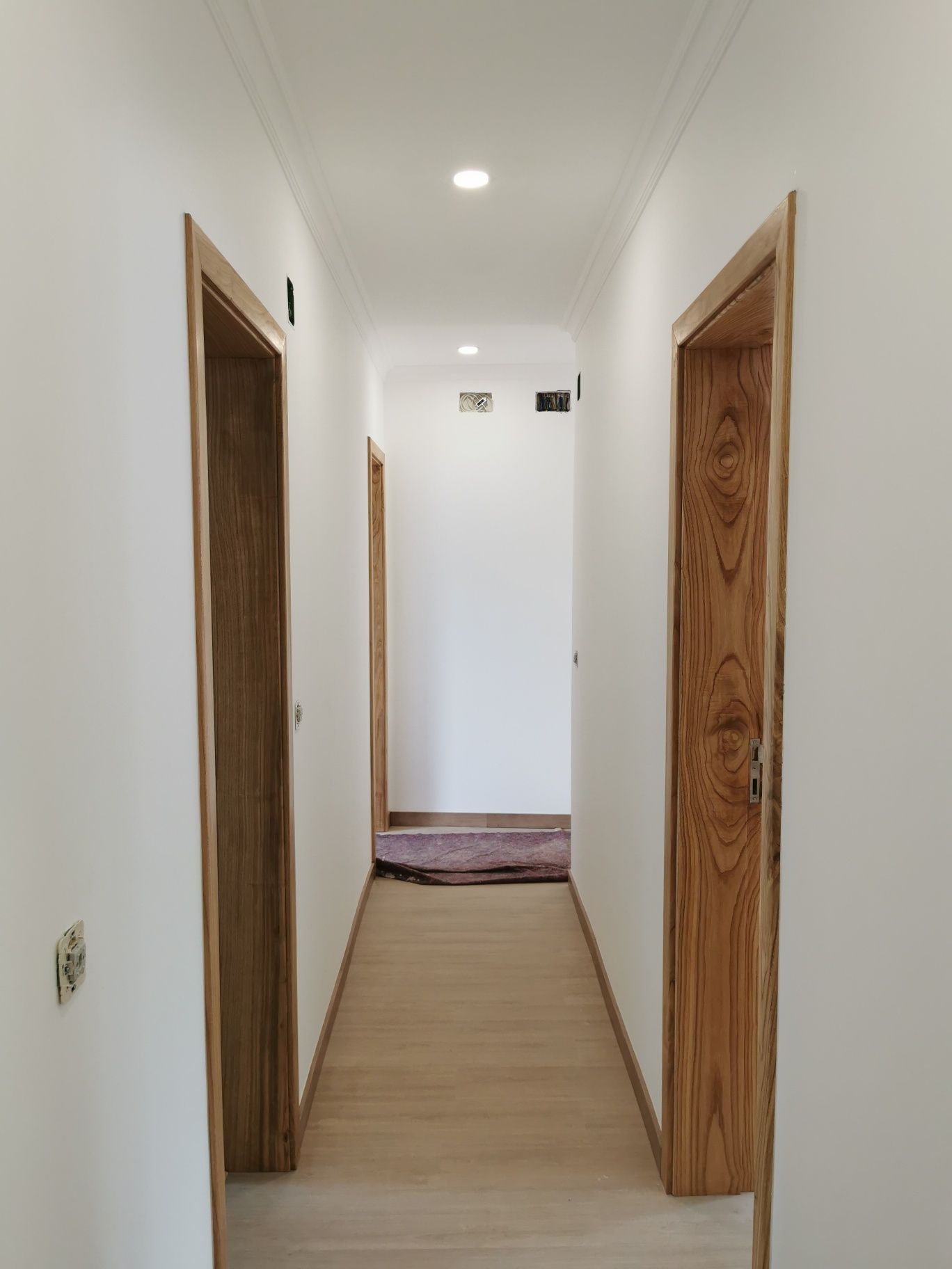 Vende se moradia totalmente recuperada