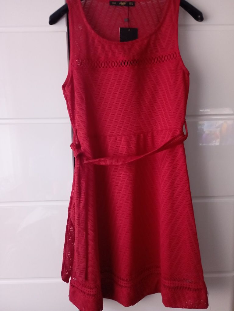 Nowa sukienka czerwoma 38 M